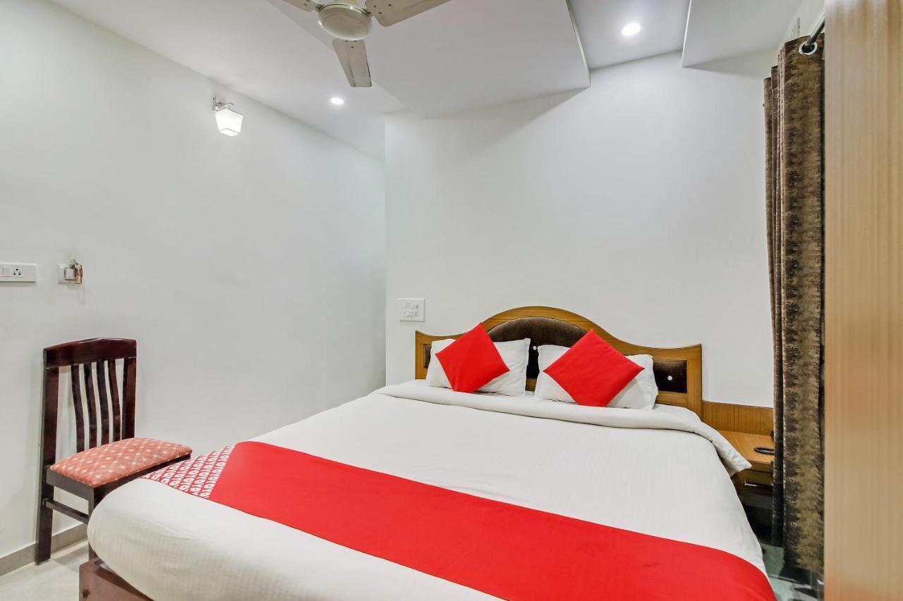 Vaccinated Staff- OYO 28303 Yesh Comforts Hotel Madikeri Exterior foto