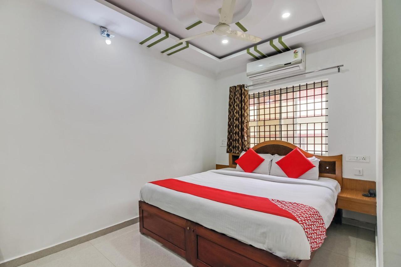Vaccinated Staff- OYO 28303 Yesh Comforts Hotel Madikeri Exterior foto