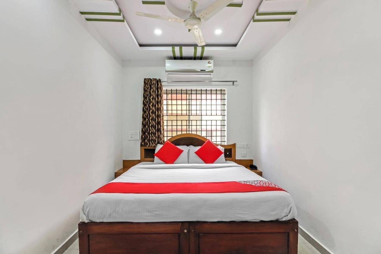 Vaccinated Staff- OYO 28303 Yesh Comforts Hotel Madikeri Exterior foto